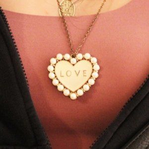 💓”Love"💓 Heart-Shaped Necklace with Faux Pearls